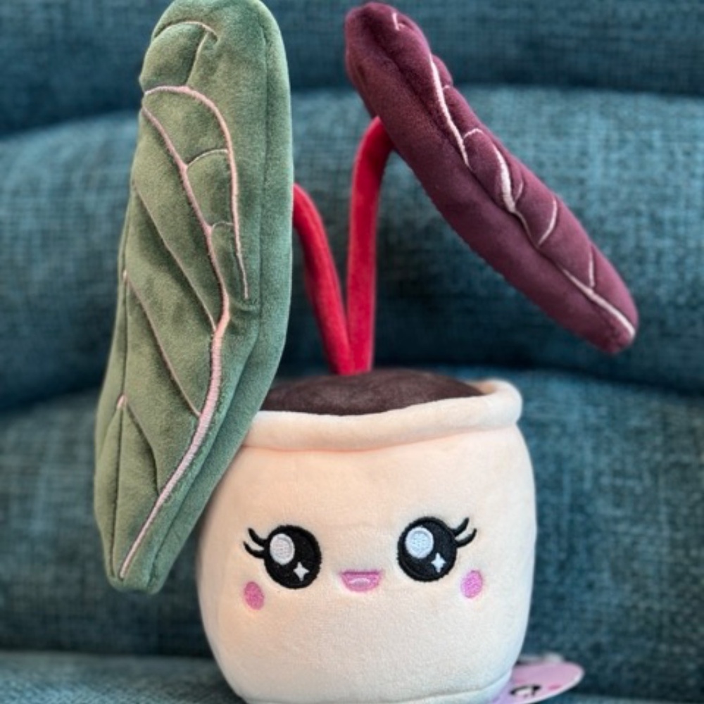 Plant Plushie - Anthurium Red Crystallinum Plushie - Picture 3 of 4